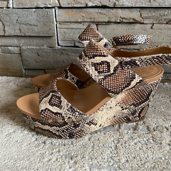 Vince Camuto Ventinda Wedge Platform Snakeskin Sandals Heels Open Toe Leather - Picture 4 of 12